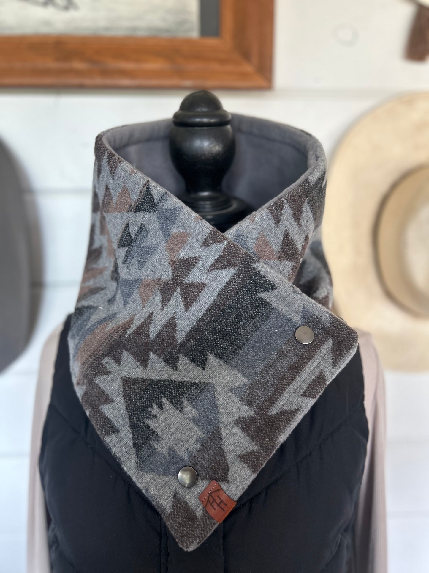 The Gauge: Astoria with Grey fleece liner