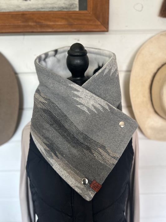 The Lumberjack: Snowfall with horse print liner