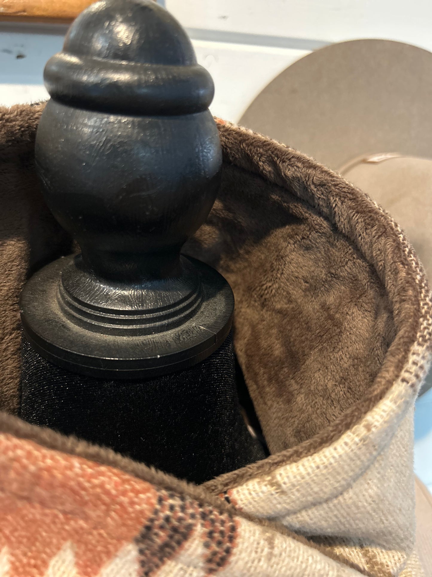 The Gauge: Rust with leather and lace